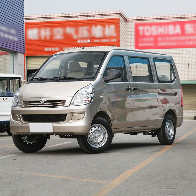 Minivan Kujeru 8
